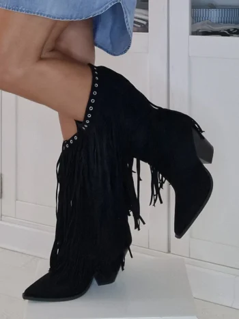 Bota negra de antelina con flecos, media caña y tacón ancho de 7 cm