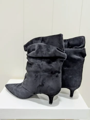 Bota antelina negra